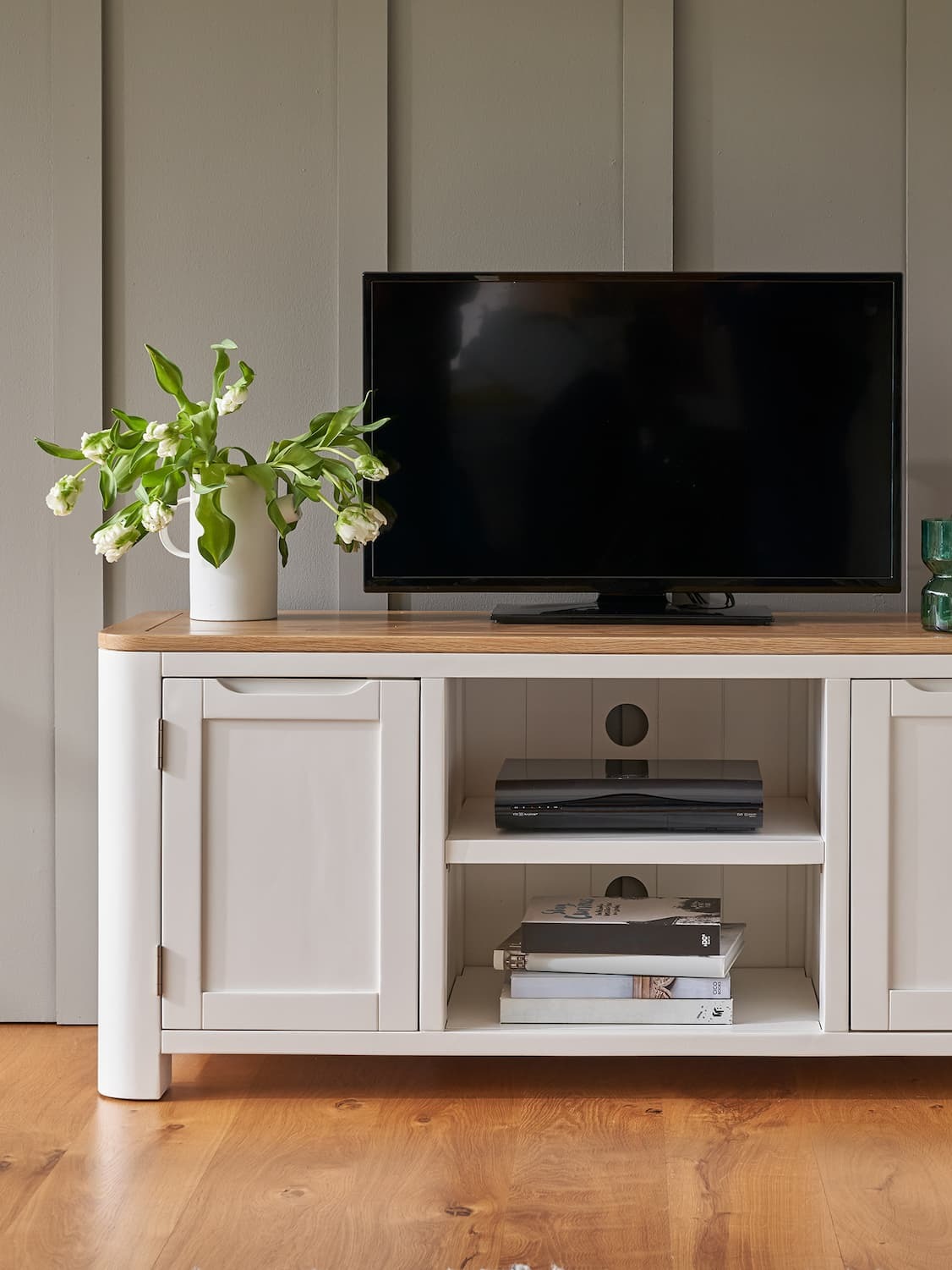 Hove Large TV Unit