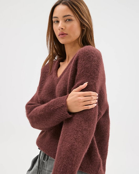 Lily Loves V-Neck fluffy knit jumper
