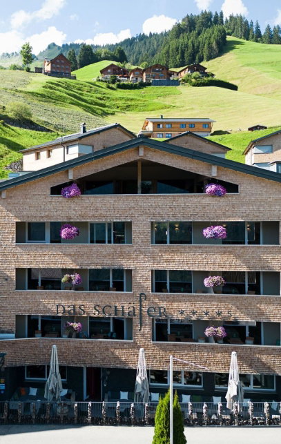 hotel außenansicht im Grünen