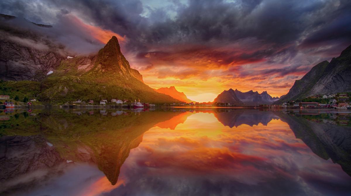 Arctic Wonders by Private Charter Flight: Luxury Escapes Exclusive 16-Day Tour with 5 Bucket-List Countries