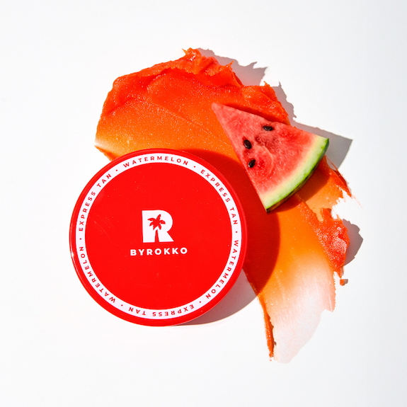 A lightweight, refreshing after-sun essential designed for hot days, tanning sessions, and that first real summer feeling.