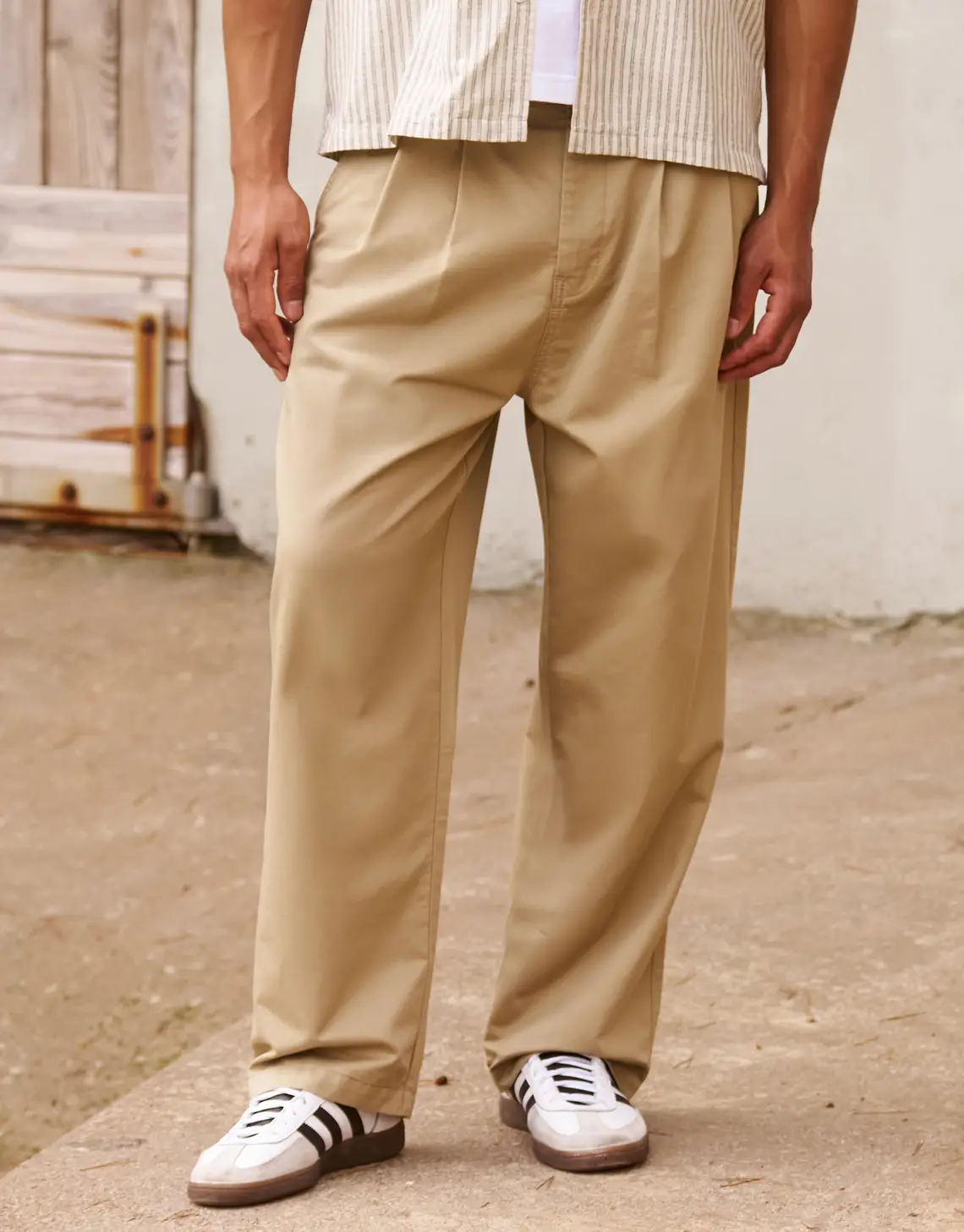 Baggy Double Pleated Pants in Tan.