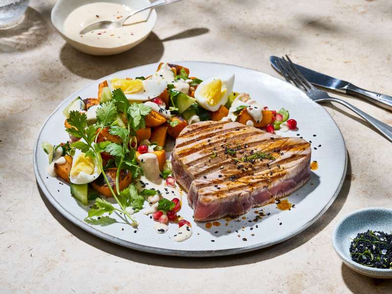 Thunfischsteak mit Süßkartoffelsalat