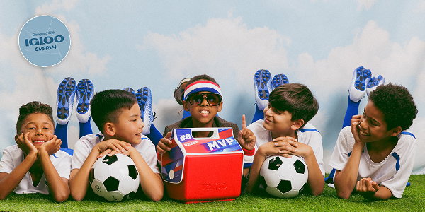 Igloo Playmate Image with five kids posing