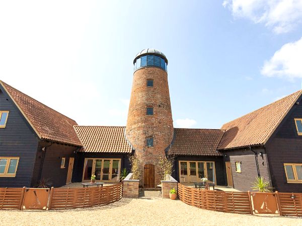The Windmill - beautiful windmill tower for two