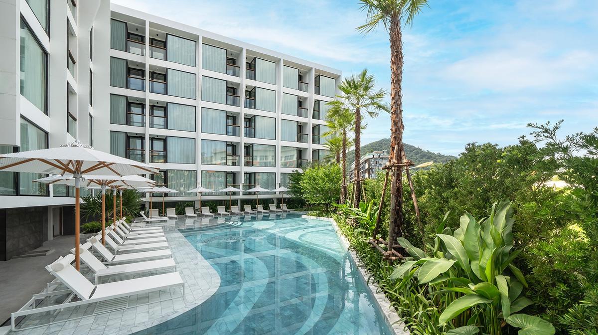 Modern Phuket Urban Glamour with Daily Breakfast & Nightly Free-Flow Cocktail Hour