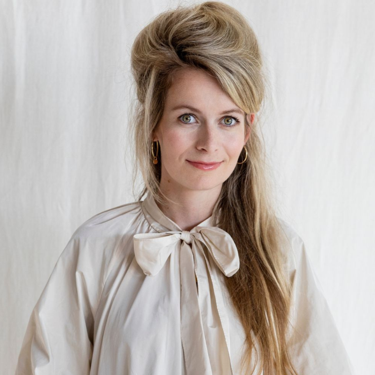 Volgende week zie je Liza en Klaas-Willem op Urk. Ze wonen in een interieur vol gekregen en gekochte items, steeds met het idee: het is maar tijdelijk. Stylist Liza bedenkt een plan dat wél blijvend voelt.