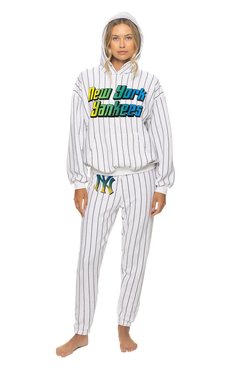 Image of NEW YORK YANKEES PINSTRIPE 2026 SWEATPANTS - WHITE // NAVY