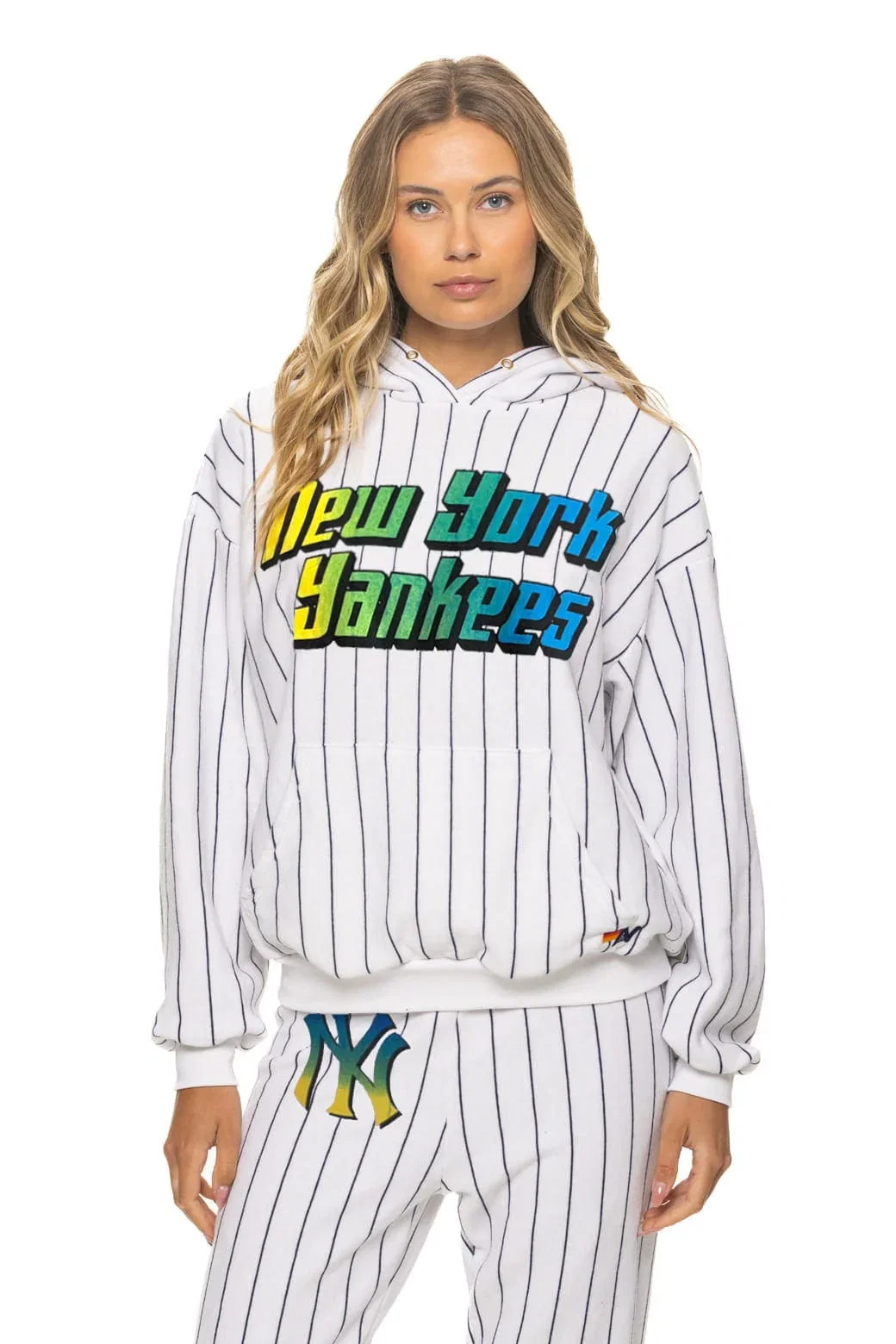 Image of NEW YORK YANKEES PINSTRIPE 2026 RELAXED PULLOVER HOODIE - WHITE // NAVY