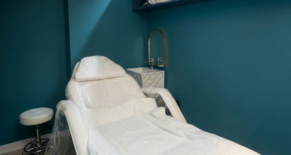 60 or 90 Minute Spa, Aromatherapy, Relaxation & Hot Stone Treatments