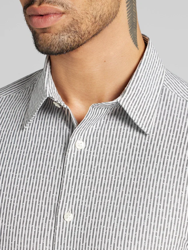 Awearness Kenneth Cole Short Sleeve Button Up Shirt