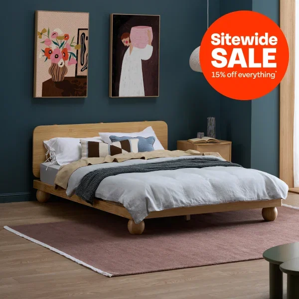 Bobble Pine Wood Ball Foot Bed