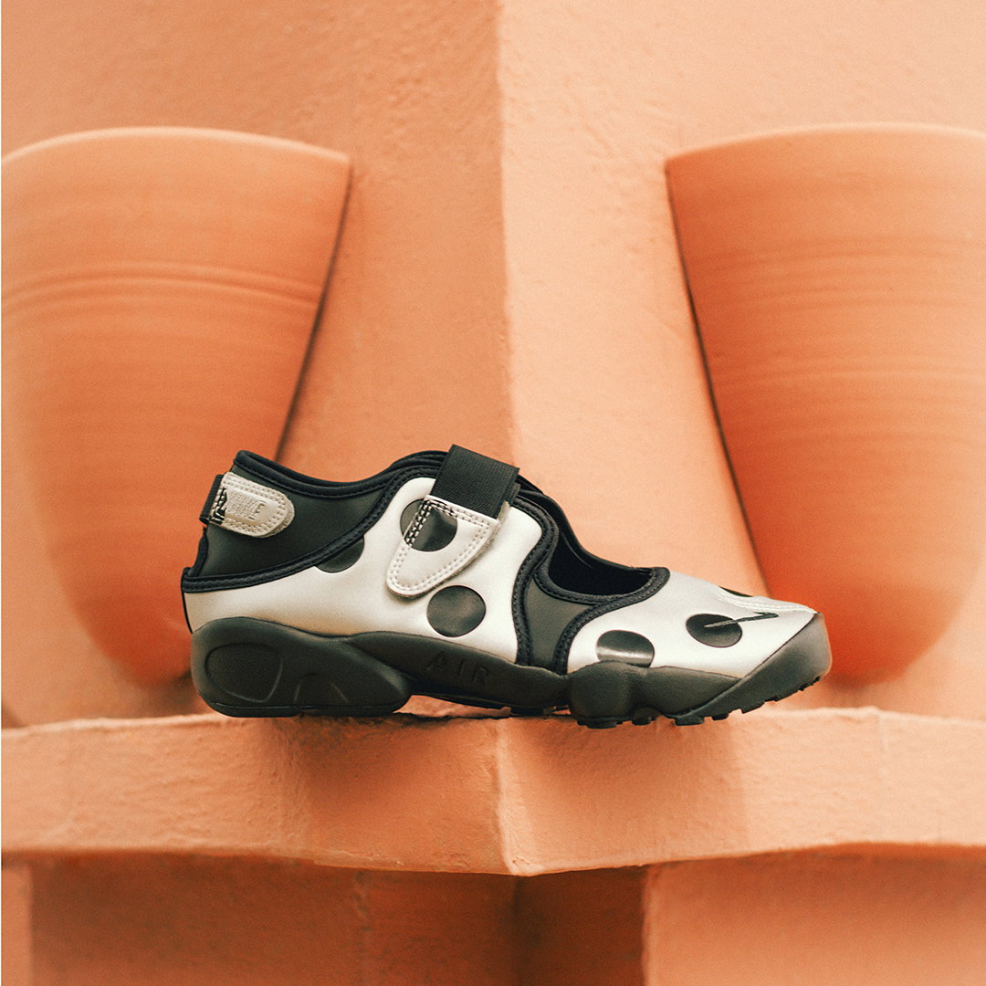 Women's Bestselling Sneakers