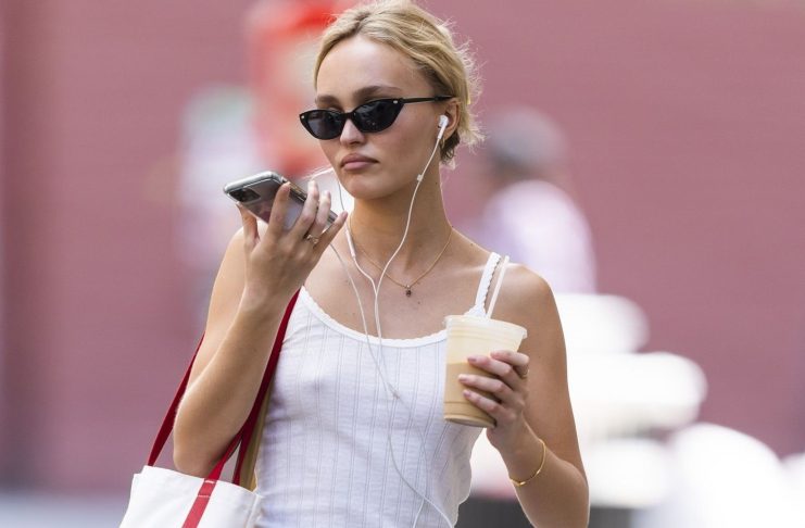 Pourquoi les écouteurs filaires reviennent à la mode en 2026 ?