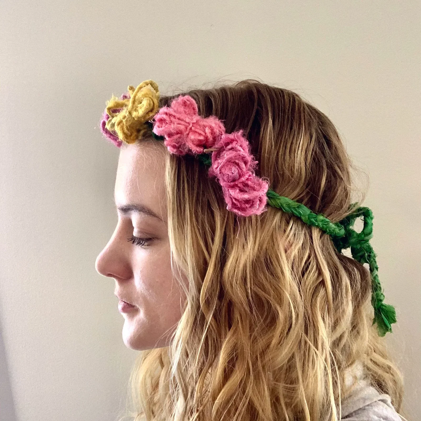 DIY yarn flower crown tutorial