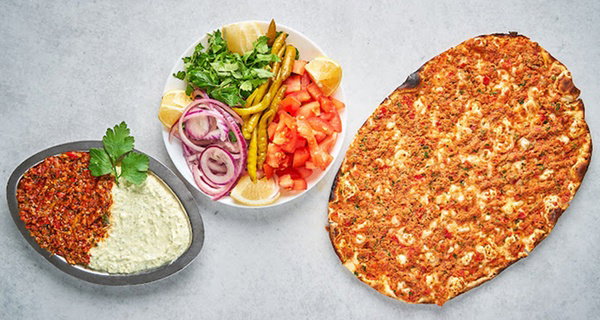 5x, 10x, 15x oder 20x Lahmacun mit Salat & Softgetränk zum Mitnehmen