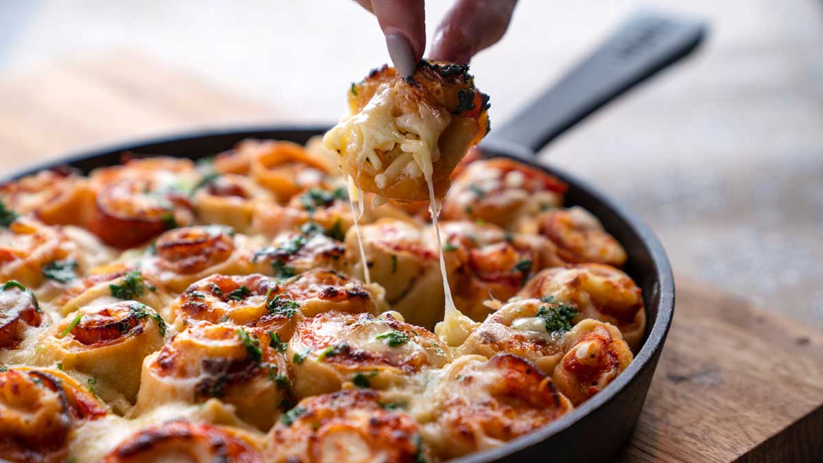 Skillet Baked Pizza Rolls