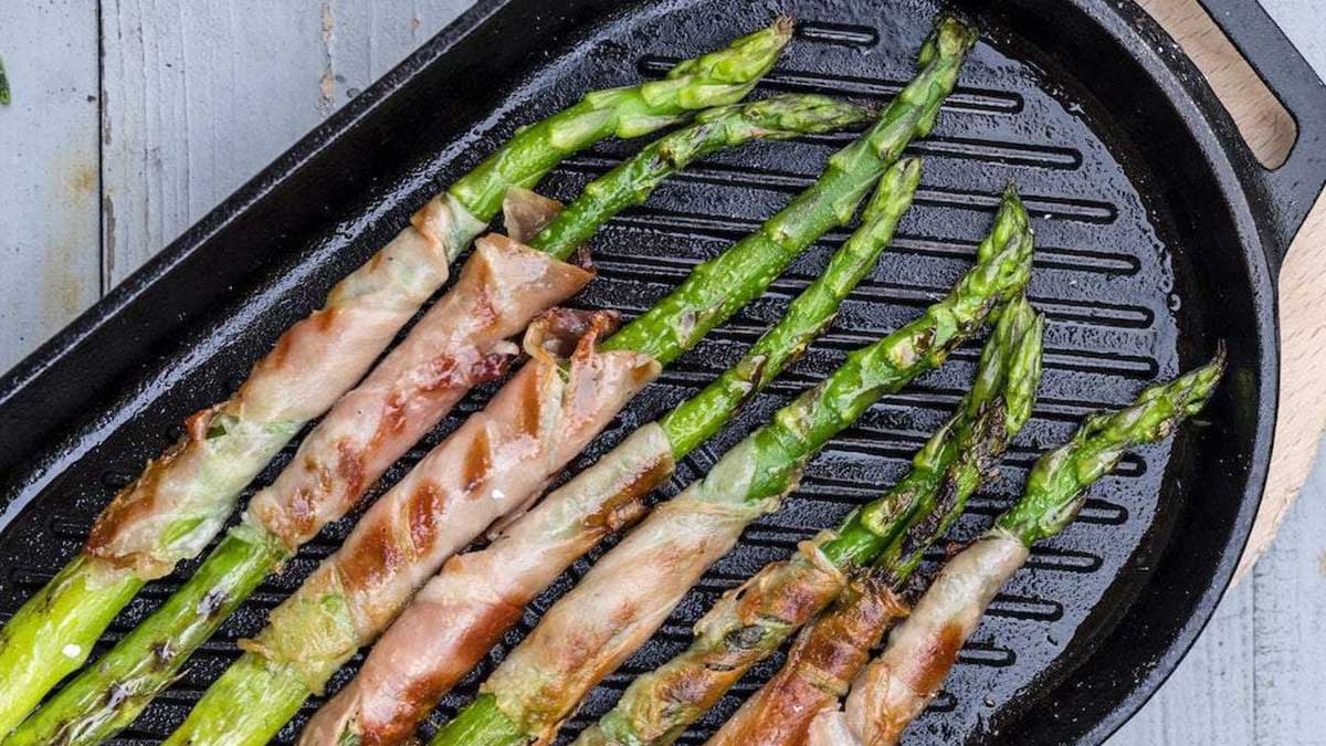 Asparagus Wrapped in Prosciutto
