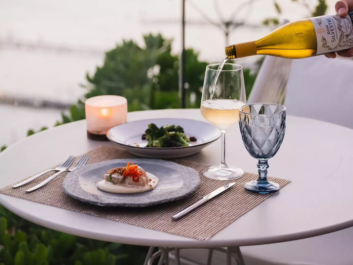 Il piacere ineffabile di mangiare da soli in viaggio