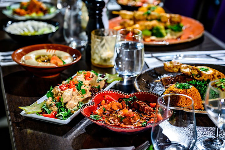 8-retters tapas tasting av de beste rettene for opptil 8 personer hos Koskos