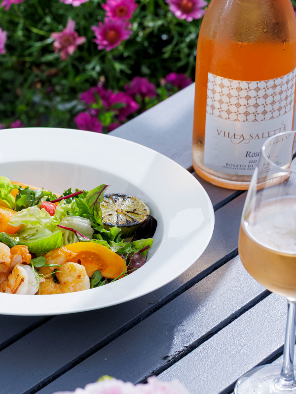 Alfresco dining in exceptional settings