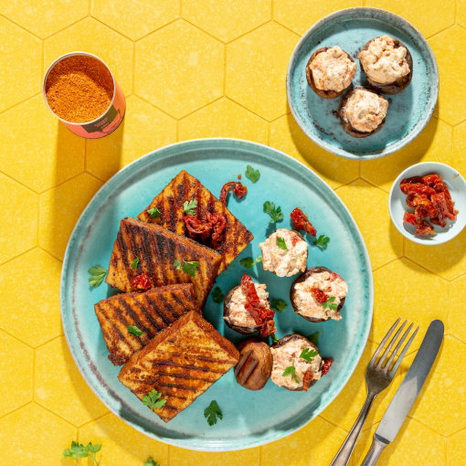 Image of Räuchertofu Steak mit gefüllten Champignons