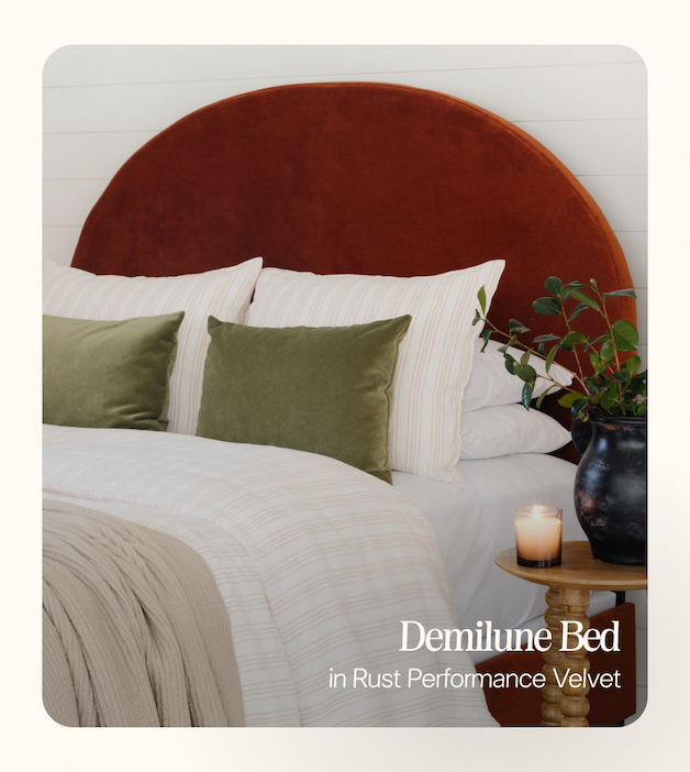 Demilune Bed