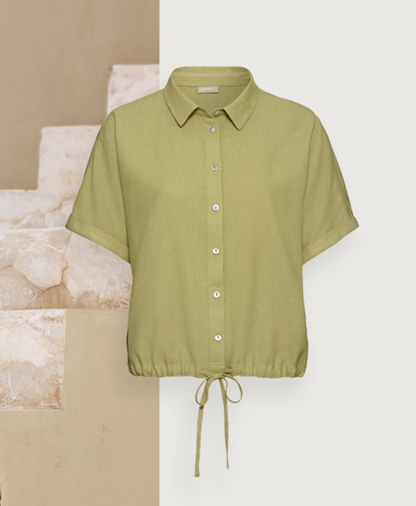 Bluse, Kurzarm, Grün, Kragen, Knopfleiste, Tunnelzug am Saum, Produktansicht, Vorderansicht