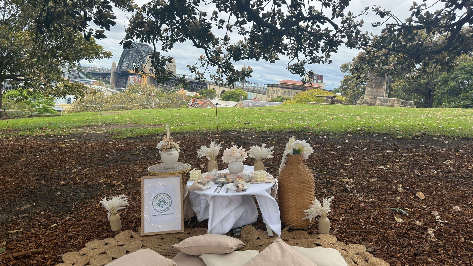 Three-Hour Luxurious Private Picnic with Grazing Platters at Observatory Hill in Sydney 