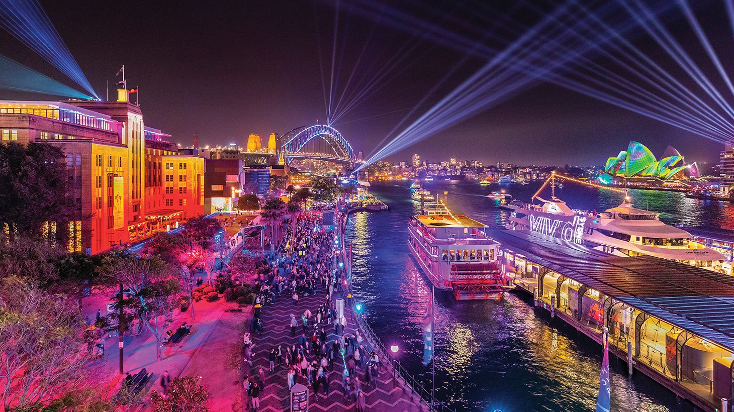 90-Minute Winter Wonderland–Themed Vivid Sydney Cruise with Welcome Drink & Fireworks