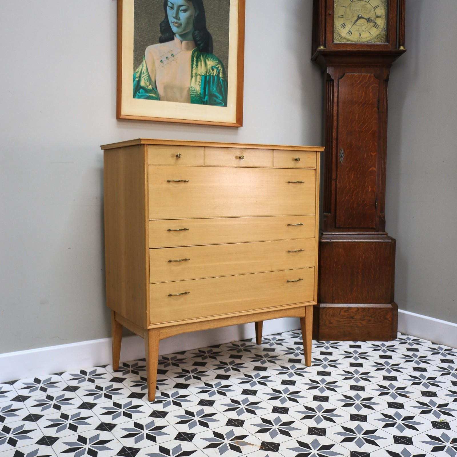 Alfred Cox Walnut Chest Of Drawers Five Drawers And Tapered Legs 1950s Heals