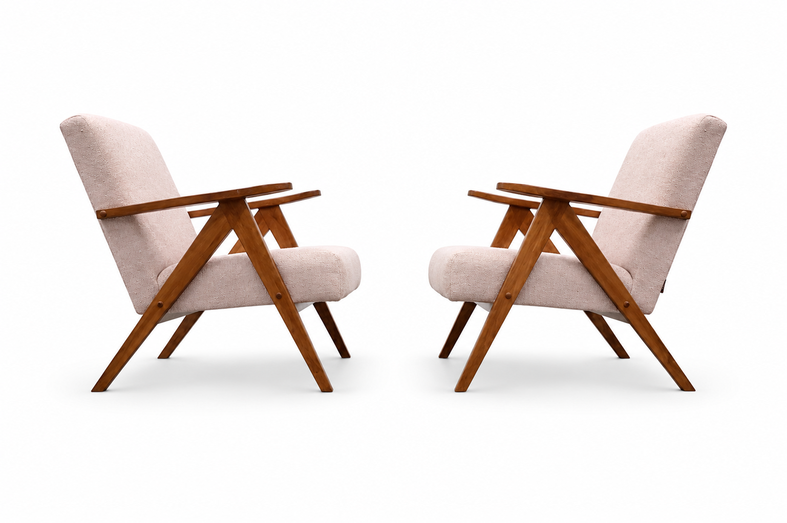 Set Of Two   Mid Century Easy Chairs Model B   310 Var In Dusty Pink