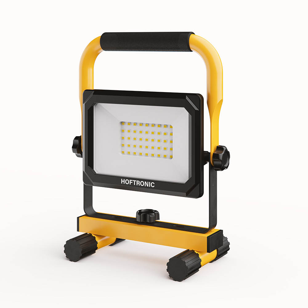 Construction worklight with plug