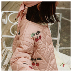 Gesteppte Mädchen Übergangsjacke mit Pailletten-Kirschen Konges Sløjd - rosa
