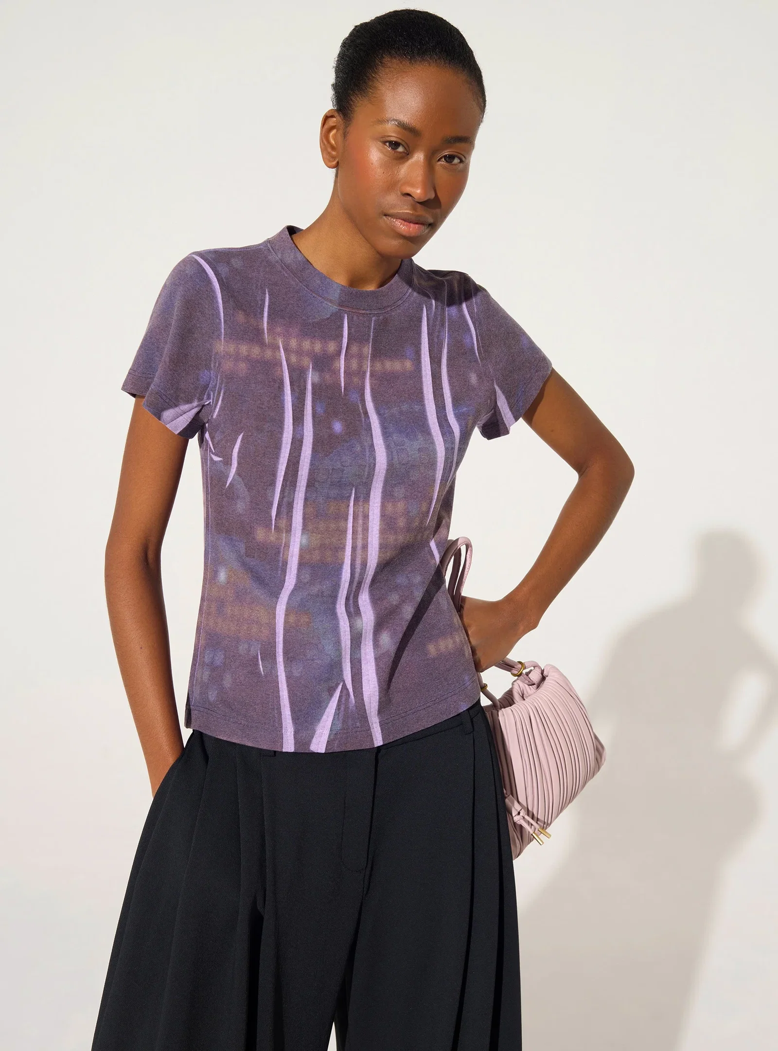 Image of T-shirt imprimé maison violet