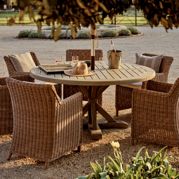 Harmondsworth Table with Stanway Honey Carver Chairs