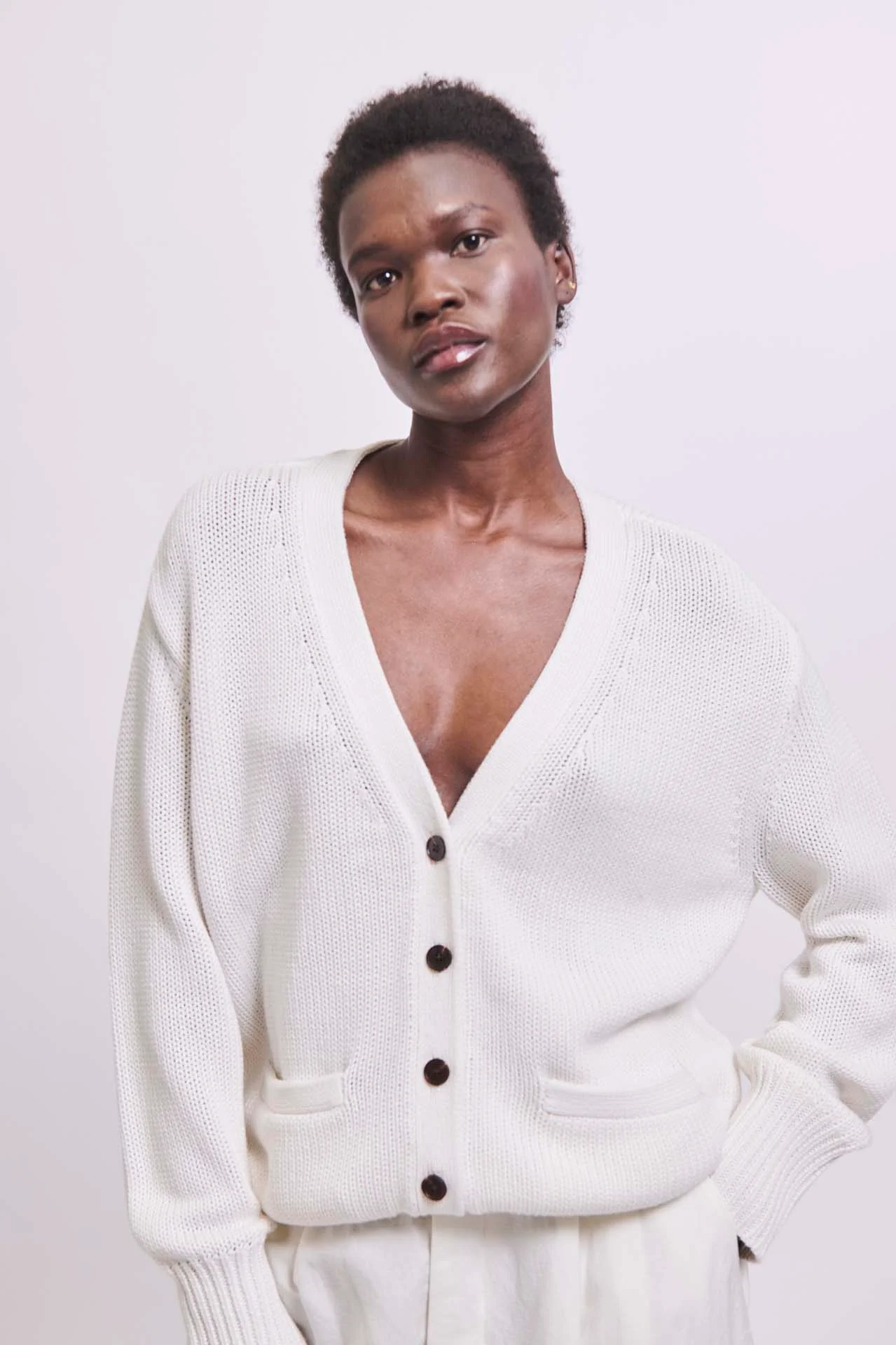 Image of The Welt Pocket Cardigan in White