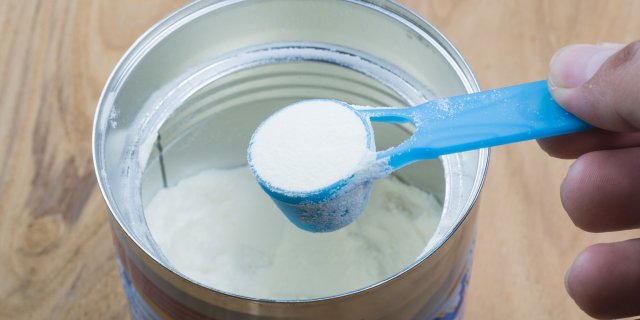 lait infantile contaminé lien bébé hospitalisé