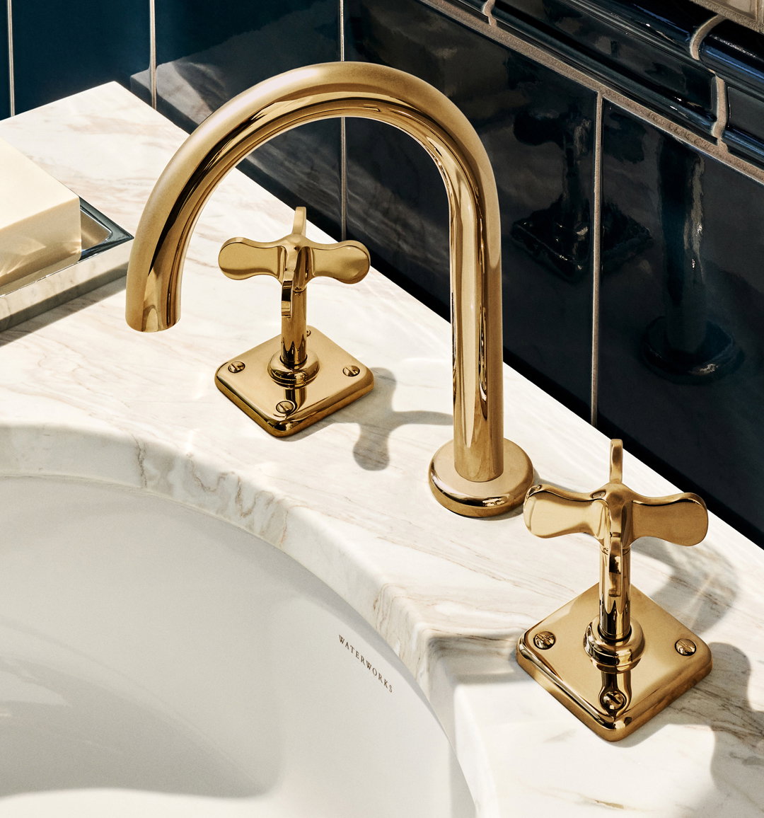 Ludlow Gooseneck Lavatory Faucet with Cross Handles