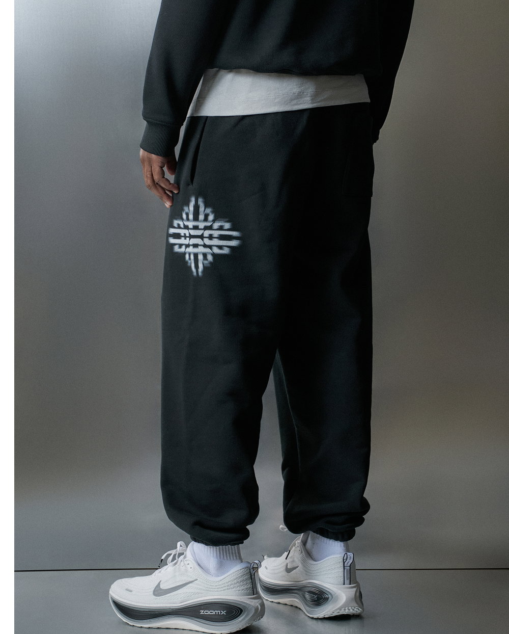LUXURY IN MOTION JOGGERS