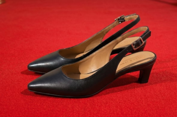 Escarpins slingback petit talon cuir noir