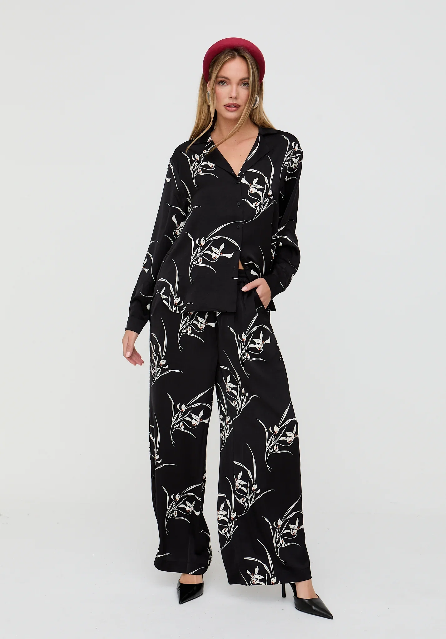 Image of Lillibet Wide Leg Large Floral Print Trouser In Black