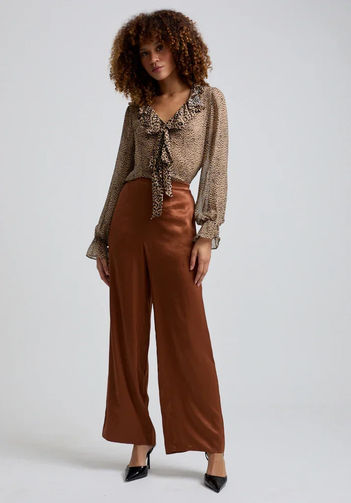 Image of Leon Wide Leg Trouser In Brown