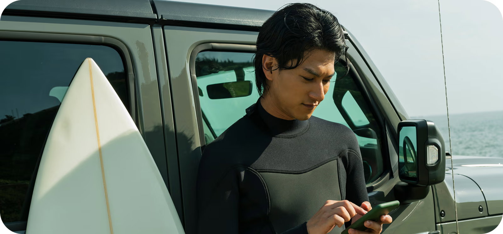 A man seeing mobile