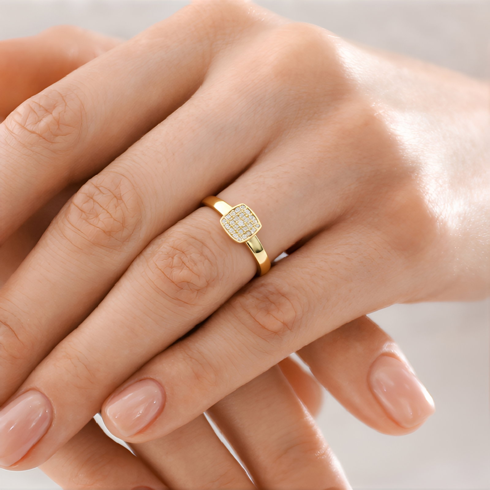Zilveren ring met een Tanzania robijn