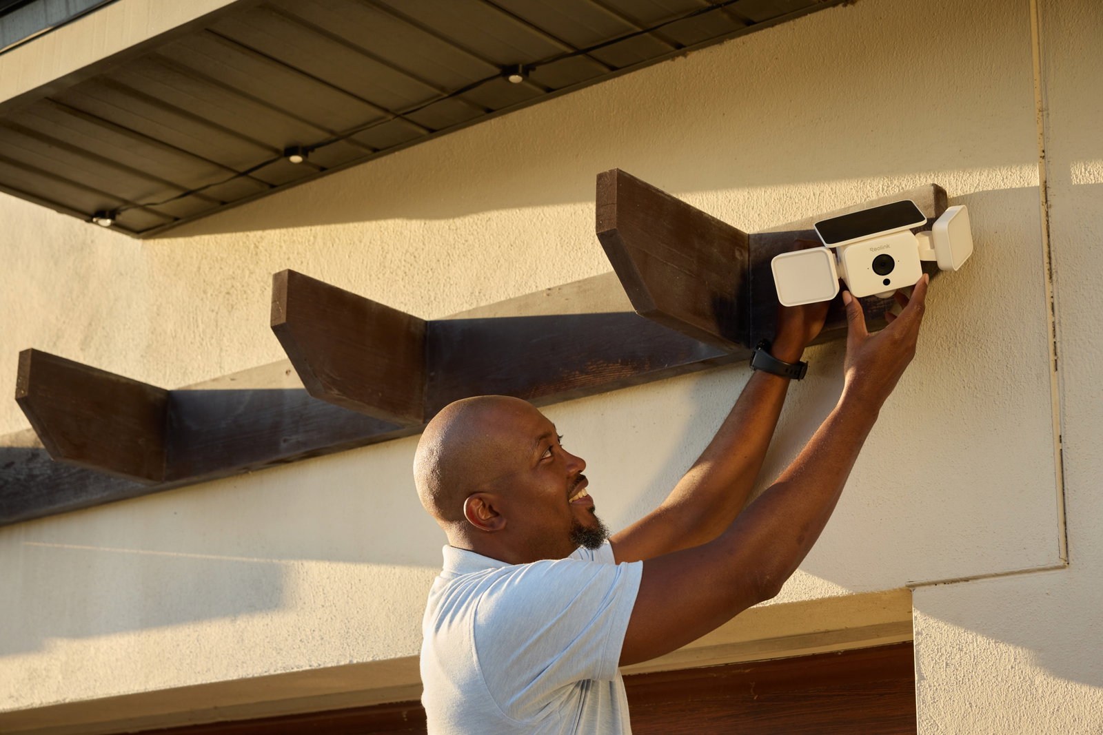 Reolink’s Latest Home Security Floodlight is Pure Solar-Powered Simplicity