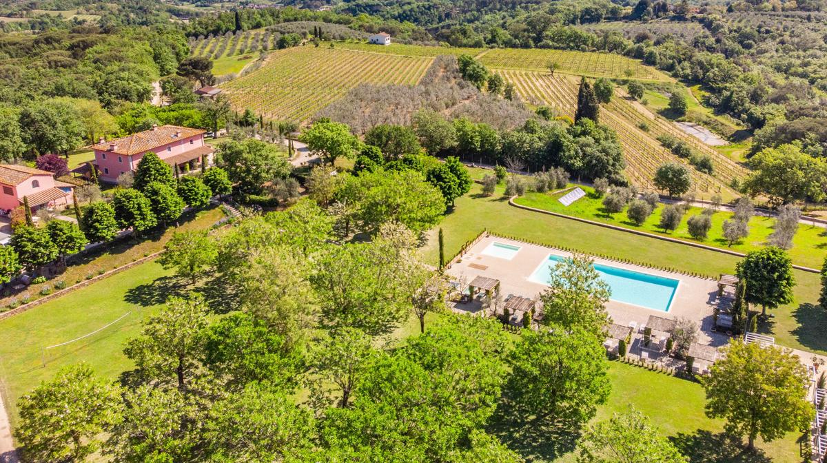 Boutique Tuscany Vineyard Escape with Daily Breakfast & Wine Tasting