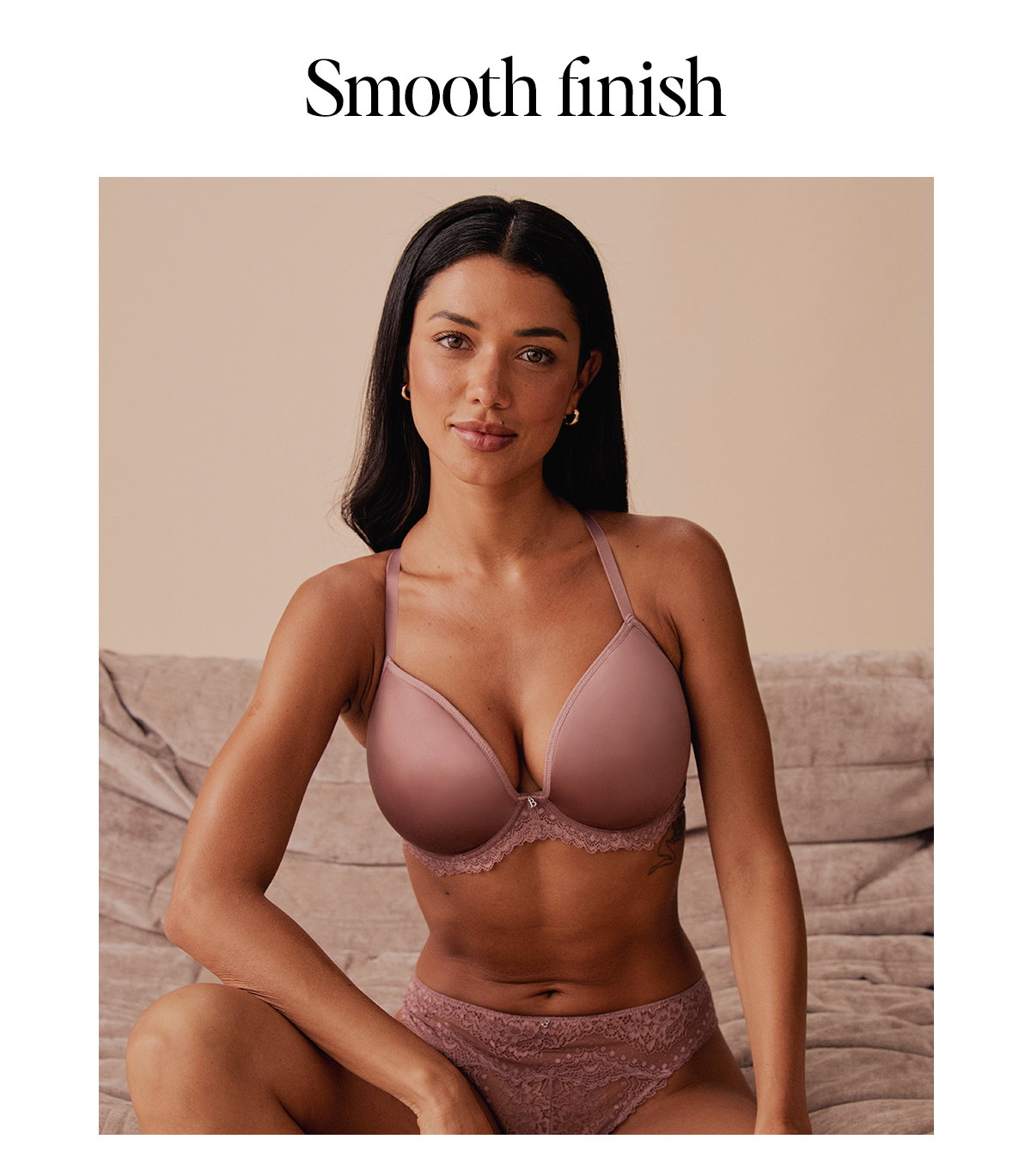 Rayanne wears Niya Smoothing Bra in Mocha