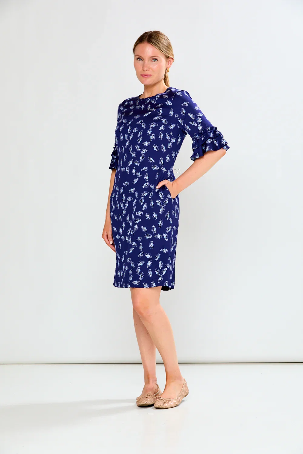 Image of The Maldives Dress in Navy Daisies