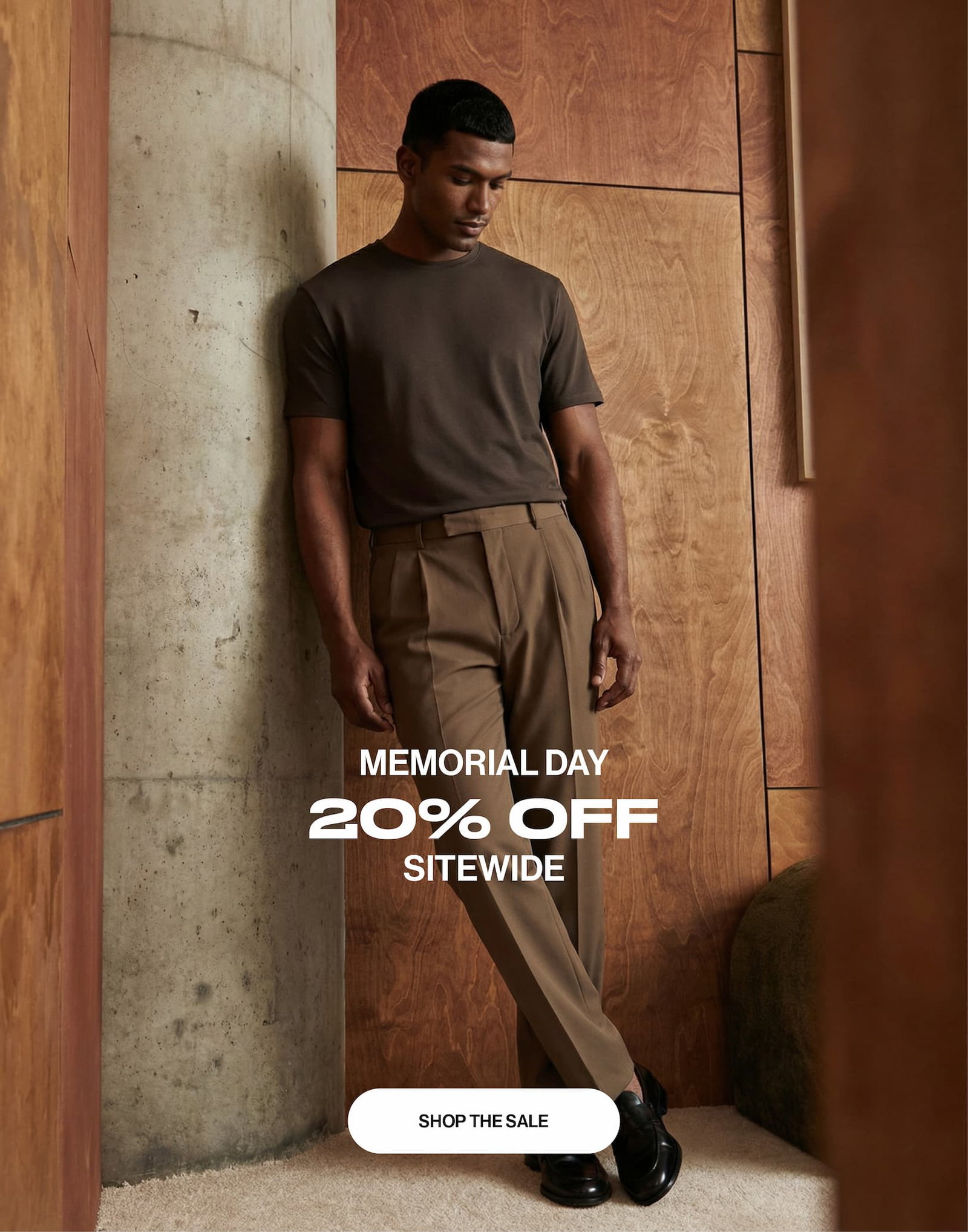 Dinner doesn’t need a dress shirt. A well-fitted tee with the tailored Soho FlexTech Pant is the uniform for any restaurant you’d actually want to eat at. Clean, considered, and done in two minutes.